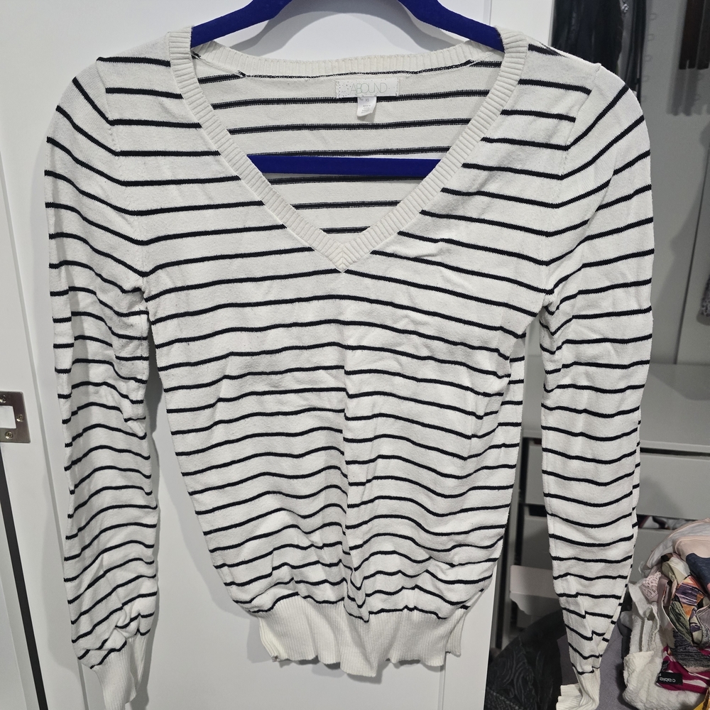Abound Black and White Striped V-Neck Long Sleeve Top